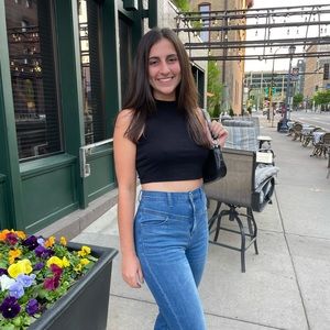 Meet your Posher, Leah